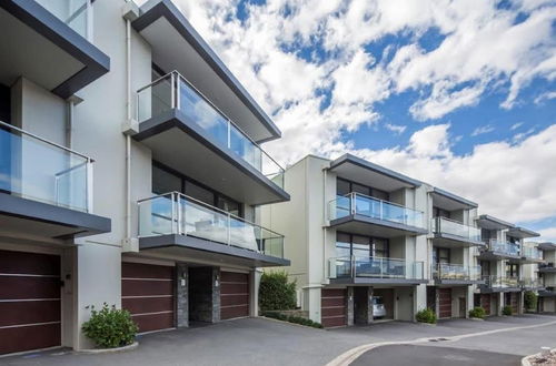 Photo 13 - Modern Queenstown Apartment & Great Lake Views