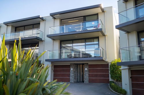 Photo 14 - Modern Queenstown Apartment & Great Lake Views