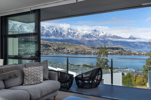 Foto 16 - Modern Queenstown Apartment & Great Lake Views