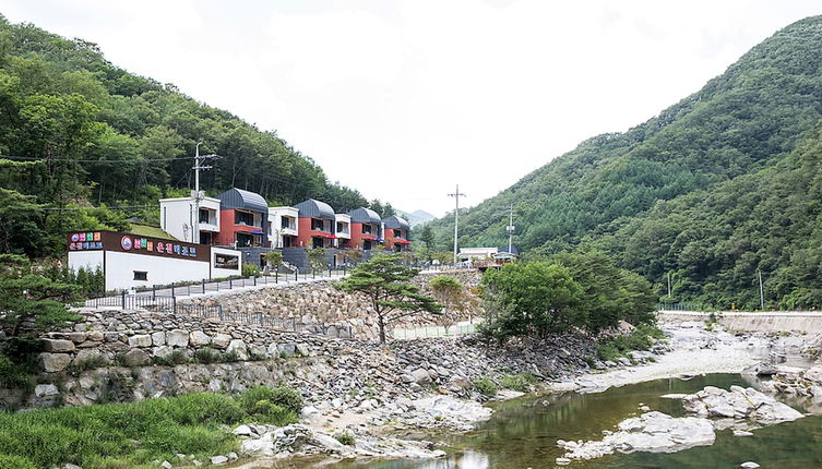 Foto 1 - Yeoninsan Hot Spring Resort