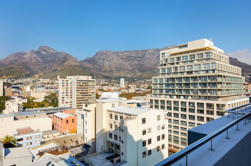 Foto 17 - Luxury Table Mountain Balcony Apartment