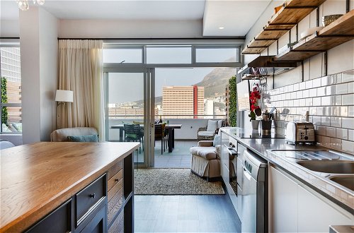 Foto 5 - Luxury Table Mountain Balcony Apartment