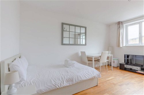 Photo 2 - Bright 1 Bedroom Apartment in Between Fulham and Chelsea
