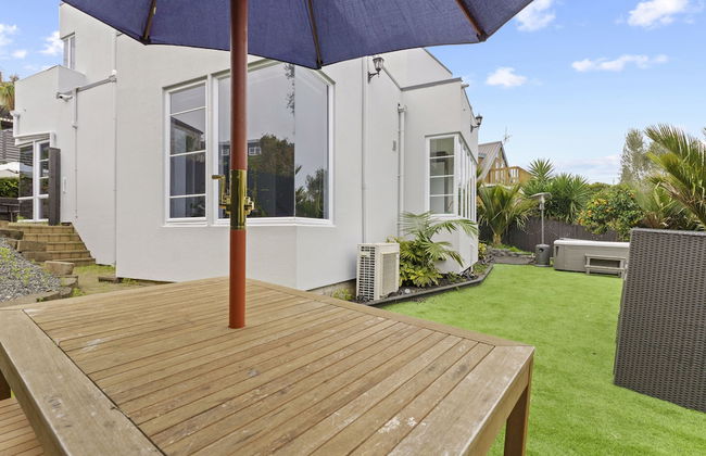 High-end Modern Villa Spa Pool & Views - Photo 44