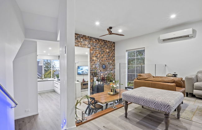 High-end Modern Villa Spa Pool & Views - Photo 43