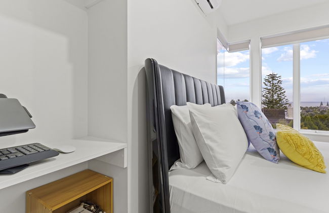 High-end Modern Villa Spa Pool & Views - Photo 9