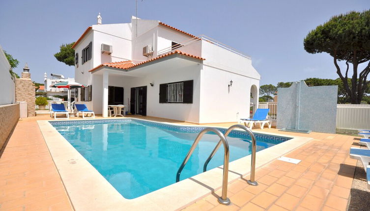 Foto 1 - Spacious 4 Bedroom Villa Located in its own Grounds, With Private Pool and Bbq