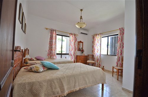 Photo 5 - Spacious 4 Bedroom Villa Located in its own Grounds, With Private Pool and Bbq