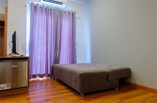 Photo 18 - Azalea Suites Cikarang Studio Apartment with Bathtub