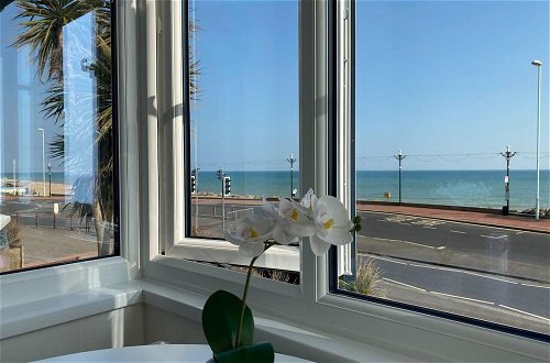 Photo 37 - Worthing Beach 180 - 2 bed Seafront With Parking