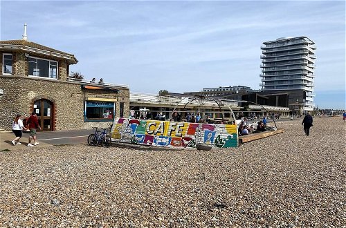 Photo 33 - Worthing Beach 180 - 2 bed Seafront With Parking