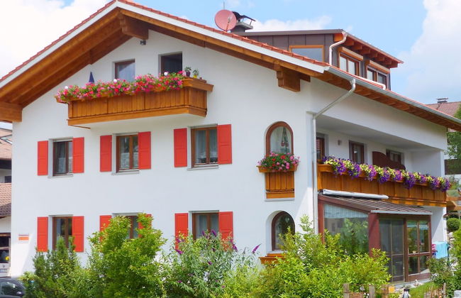Spacious, Inviting Apartment Near Fussen in the Allgau Region in Bavaria - Foto 1
