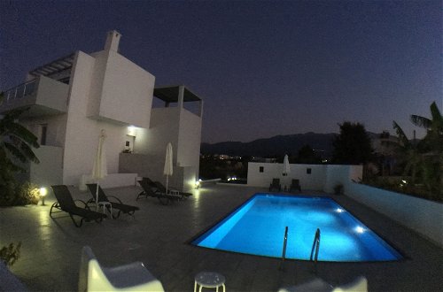 Foto 23 - Xenos Villa 3 - Luxury Villa With Private Pool Near The Sea