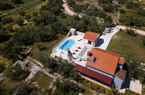 Photo 55 - Villa With the Pool Near Vela Luka