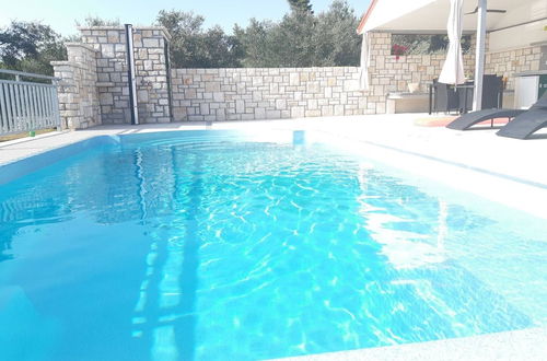 Photo 17 - Villa With the Pool Near Vela Luka