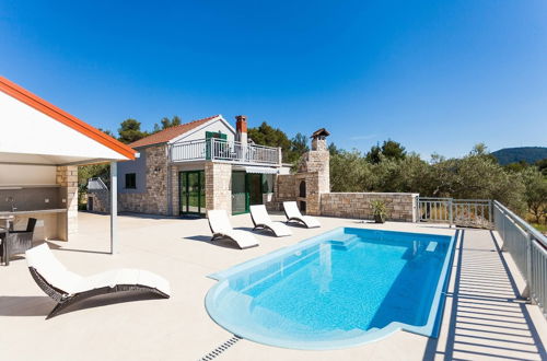 Photo 19 - Villa With the Pool Near Vela Luka