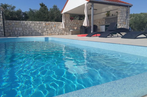 Photo 18 - Villa With the Pool Near Vela Luka