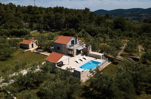 Photo 58 - Villa With the Pool Near Vela Luka