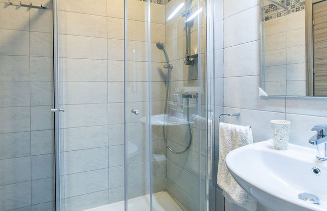 Gzira Central Bright & Modern 2bdr Apt - Foto 12