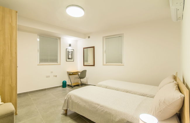 Gzira Central Bright & Modern 2bdr Apt - Foto 5