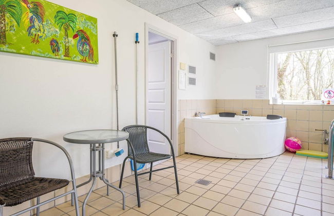 8 Person Holiday Home in Oksbol - Foto 14