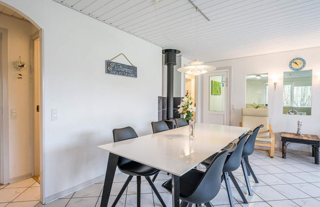8 Person Holiday Home in Oksbol - Foto 21