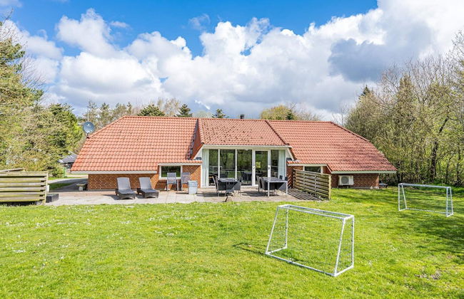 8 Person Holiday Home in Oksbol - Foto 31