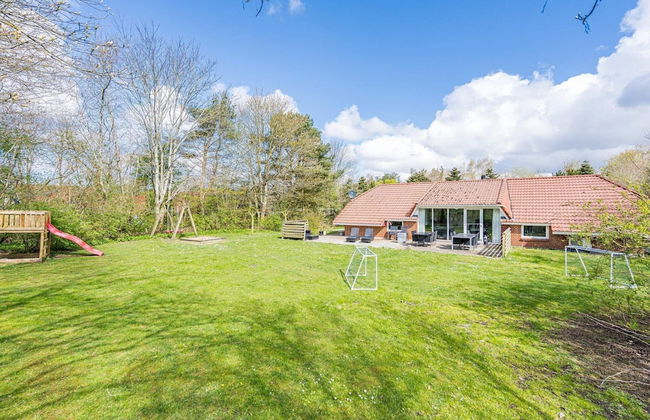 8 Person Holiday Home in Oksbol - Foto 25