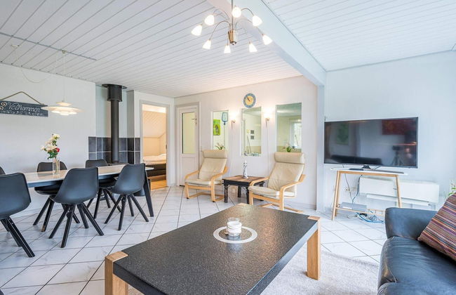 8 Person Holiday Home in Oksbol - Foto 19