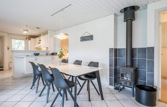 8 Person Holiday Home in Oksbol - Foto 8