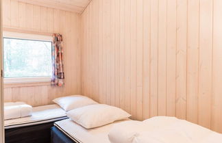 Photo 2 - 8 Person Holiday Home in Blavand