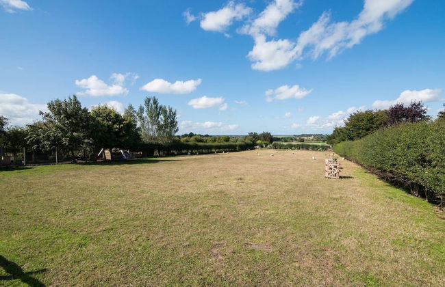 Super Spacious Barn Conversion With Free Wifi, Netflix Fireplace - Photo 49
