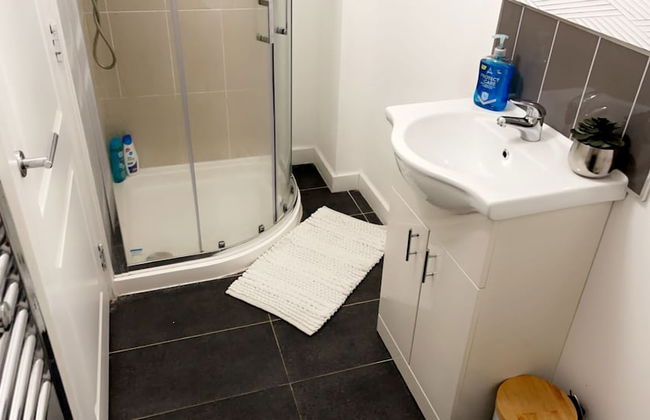 Inviting 2-bed Apartment in Wakefield Charming - Foto 25