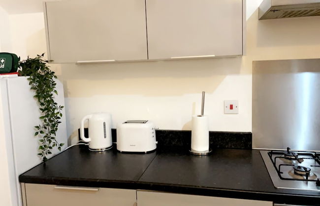 Inviting 2-bed Apartment in Wakefield Charming - Foto 17