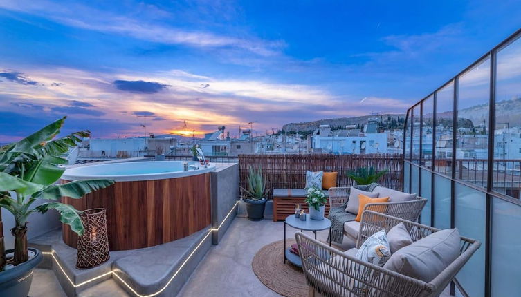 Photo 1 - Topfloor Getaway Balcony&hot Tub+acropolis View