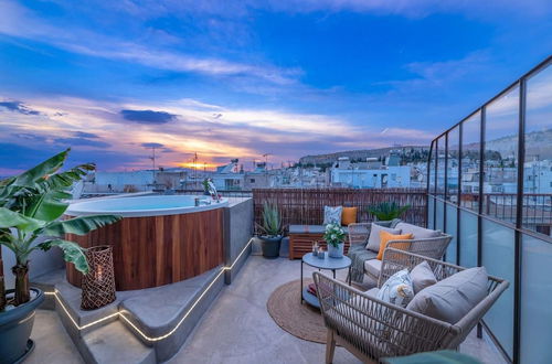 Photo 1 - Topfloor Getaway Balcony&hot Tub+acropolis View