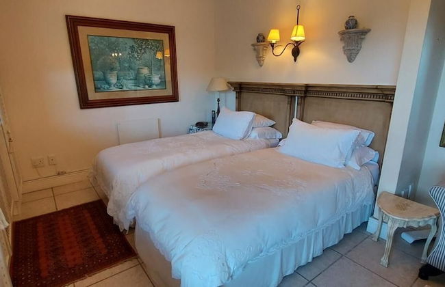 Room in Apartment - The Garden Apartment - Roosboom Luxury Facilities in Somerset West, 2 Guests - Foto 3