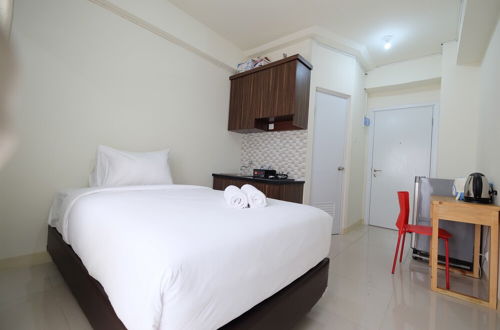 Photo 2 - Comfy Studio Apartment @ Green Pramuka City