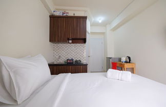 Photo 3 - Comfy Studio Apartment @ Green Pramuka City