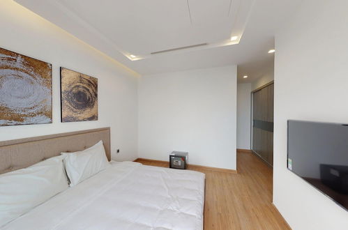 Photo 47 - Luxury Apartment in Vinhomes Metropolis