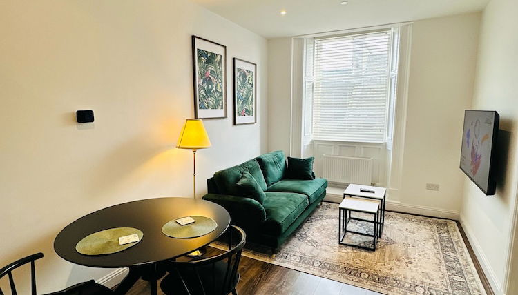 Photo 1 - Barnet House Serviced Apartments