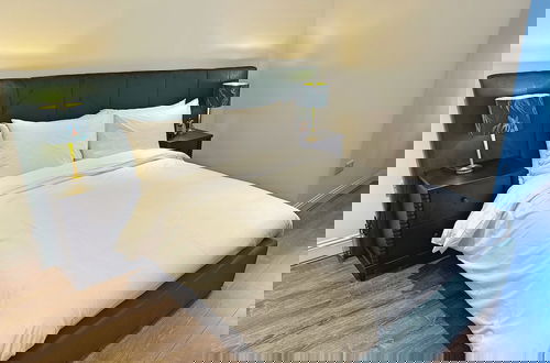 Photo 3 - Barnet House Serviced Apartments