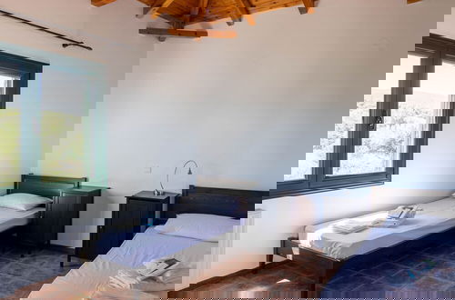 Photo 2 - Aipeia Country House