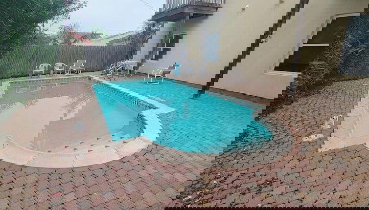 Foto 1 - Beach & Palms Condo