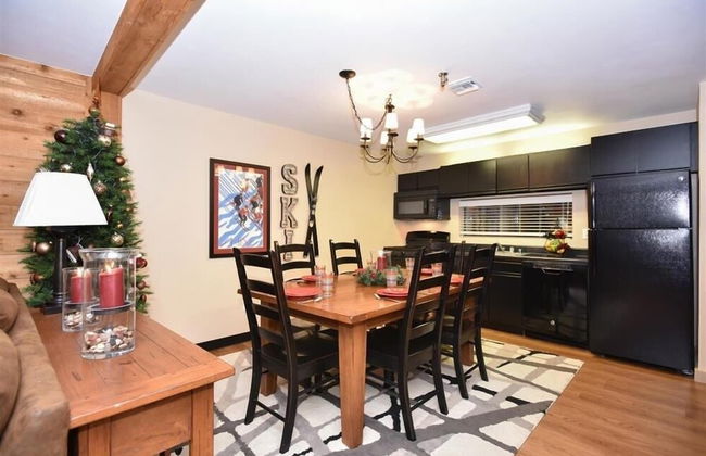 Seven Springs Stoneridge Ski-In/Out Condo with Mountain Views by RedAwning - Foto 15