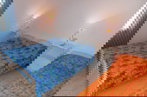 Photo 2 - Bright Flat in a Colourful Building - Beahost