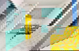 Foto 1 - Colourful Seaside Flat With Pool on the Rooftop