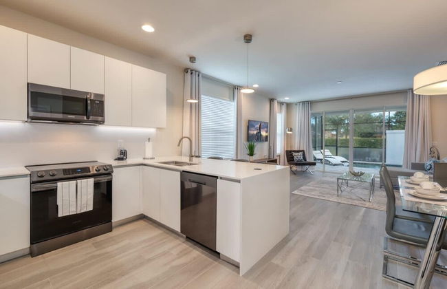 Spacious New Modern Retreat - Foto 8