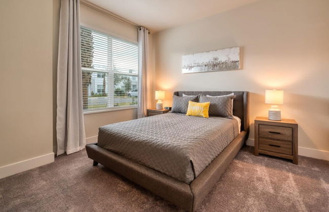 Spacious New Modern Retreat - Foto 11