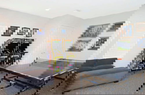 Foto 44 - Spacious New Modern Retreat